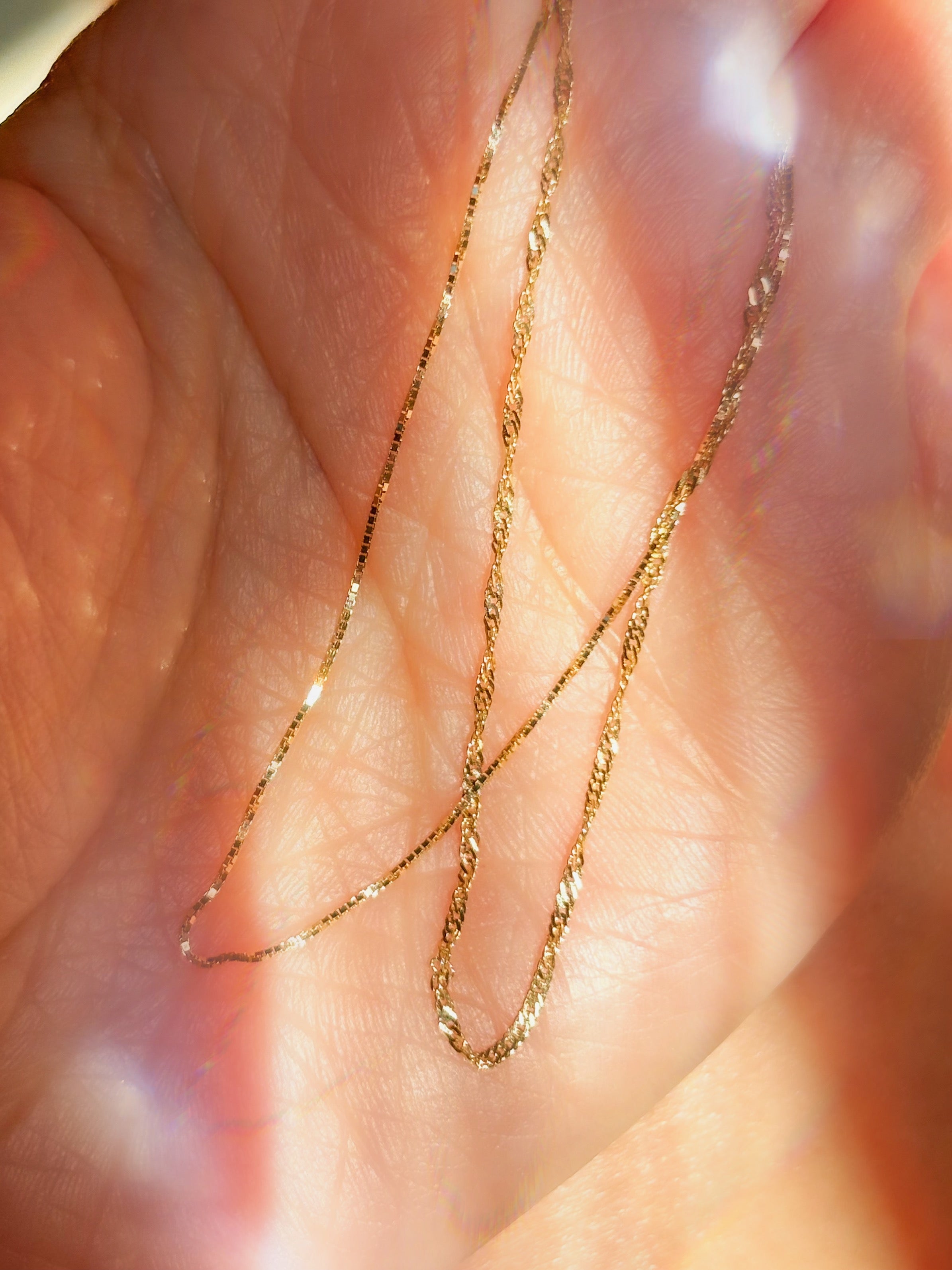 Box Chain {Left} Singapore Chain {Right}