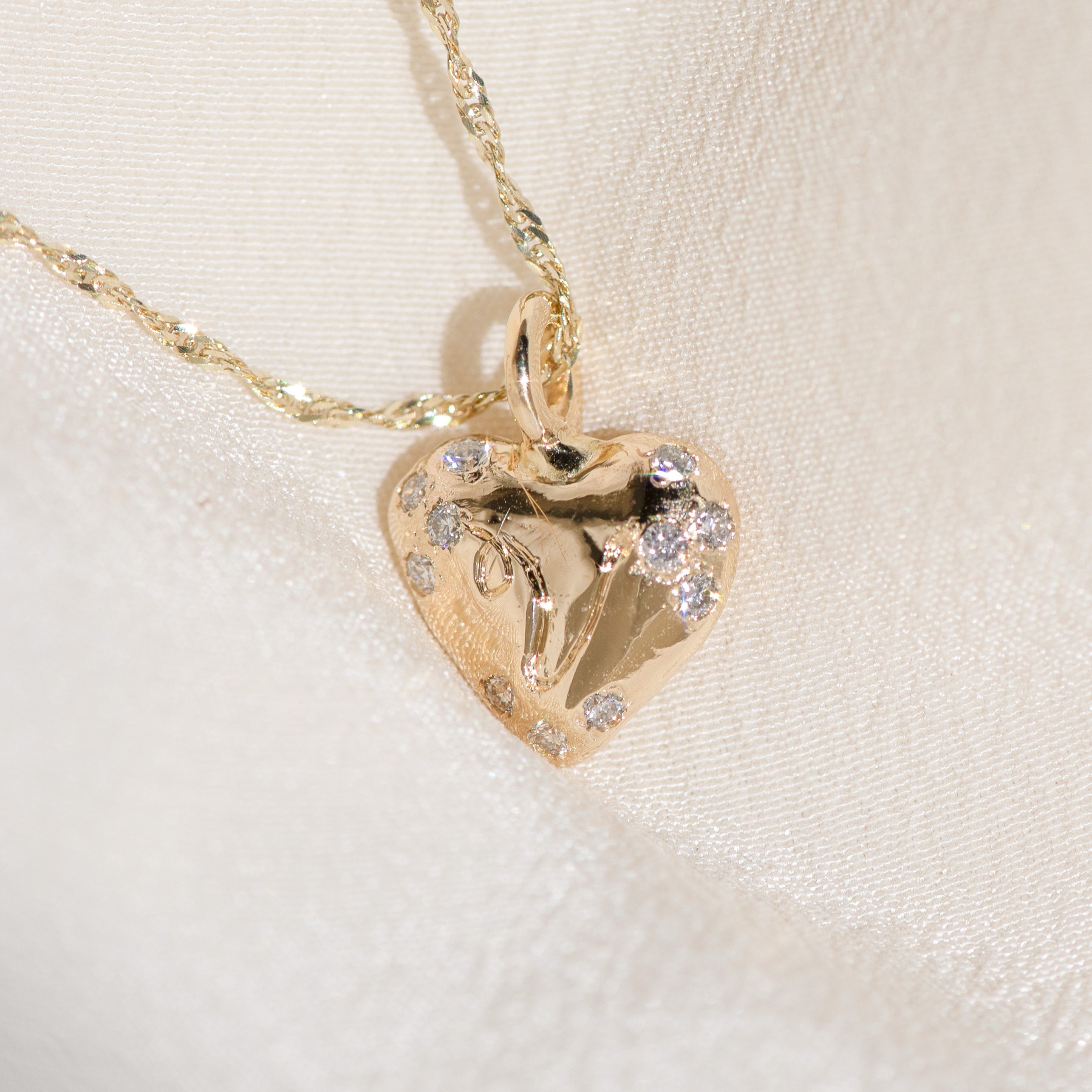 Loveletter "V" on Singapore Chain