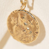 Medallion de la Sainte Mère