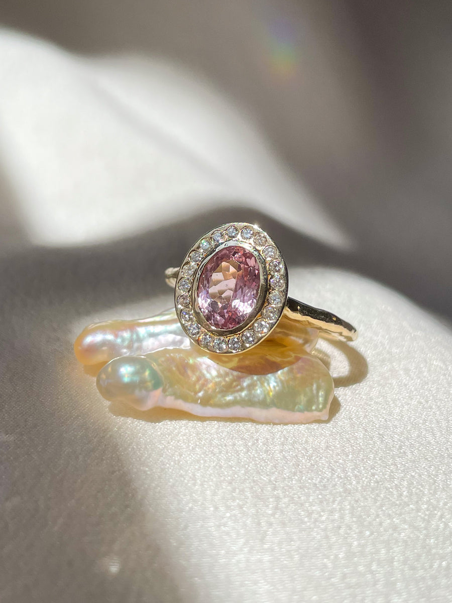 Divinité Pink Halo Diamond Ring