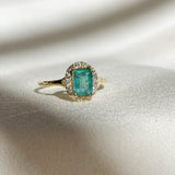 Emerald Divinité Solitaire Ring