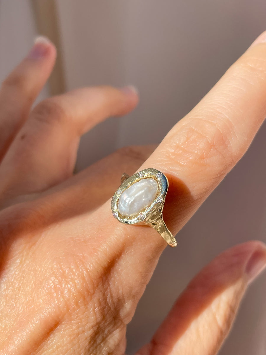 Mother Pearl Diamond Ring